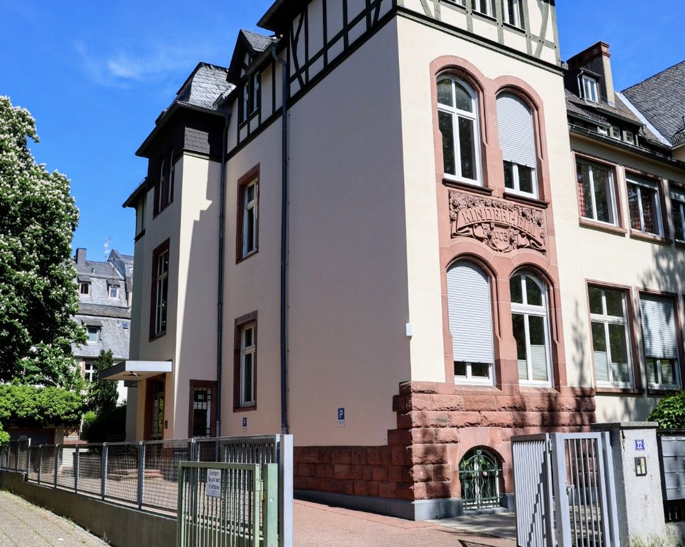 Außenansicht der Beratungsstelle in Bornheim. Der barrierefreie Zugang ist nicht möglich.