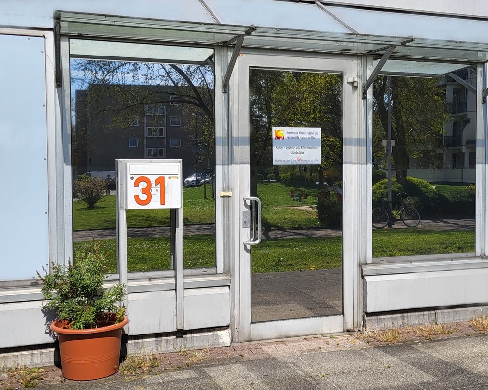 Außenansicht der Beratungsstelle in Goldstein. Der barrierefreie Zugang ist möglich.