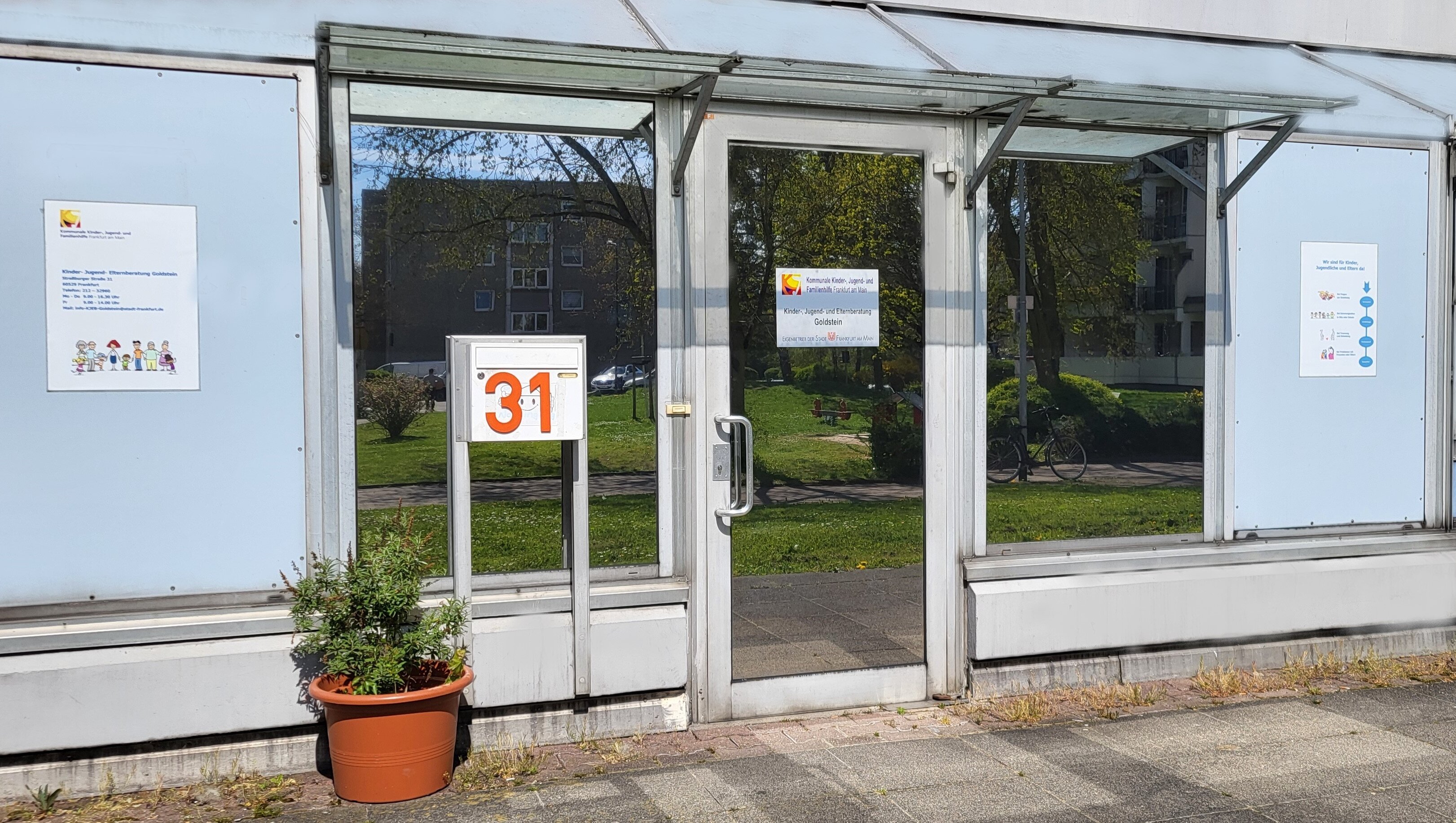 Außenansicht der Beratungsstelle in Goldstein. Der barrierefreie Zugang ist möglich.