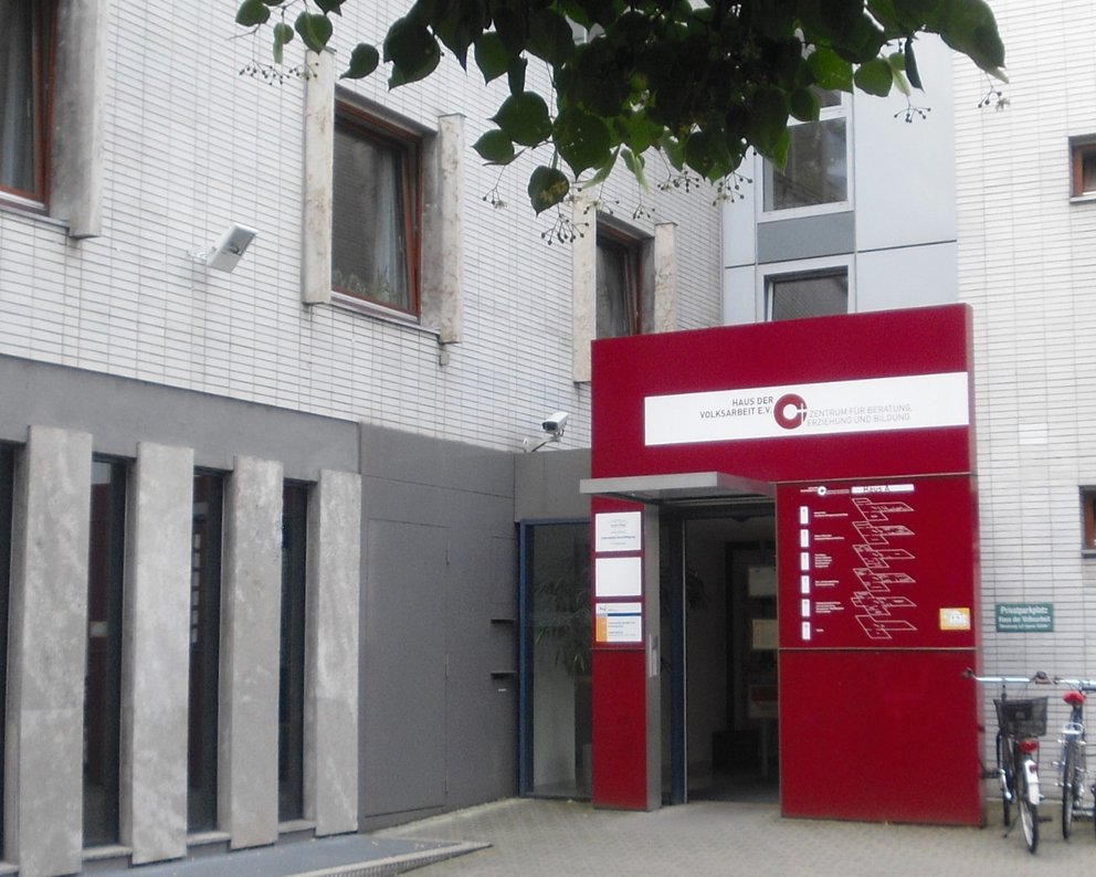 Außenansicht der Beratungsstelle im Nordend. Der barrierefreie Zugang ist möglich.