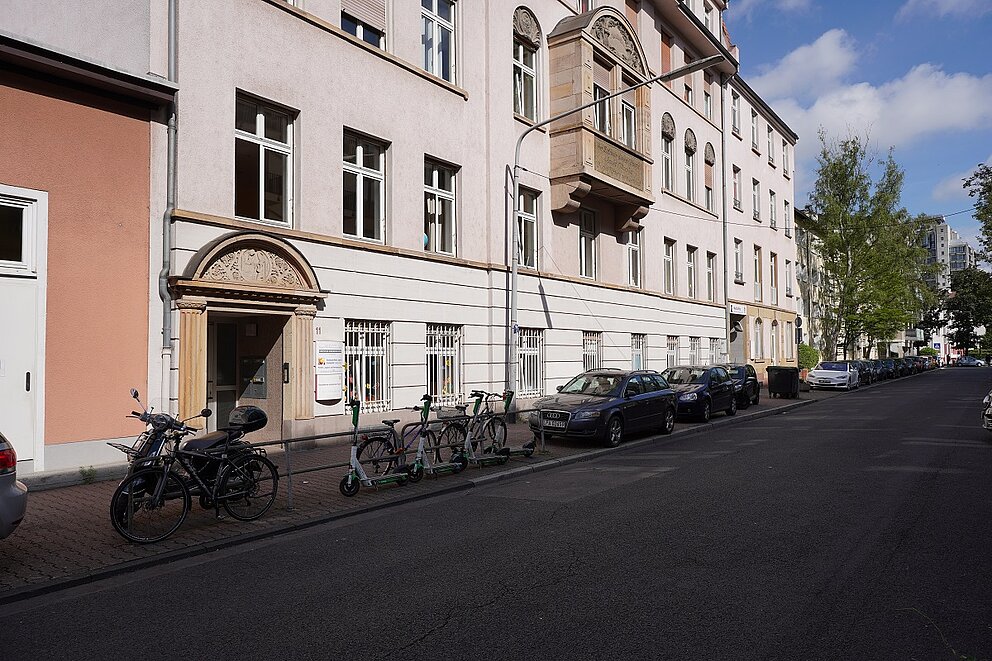 Außenansicht der Beratungsstelle im Gallus. Der barrierefreie Zugang ist möglich.