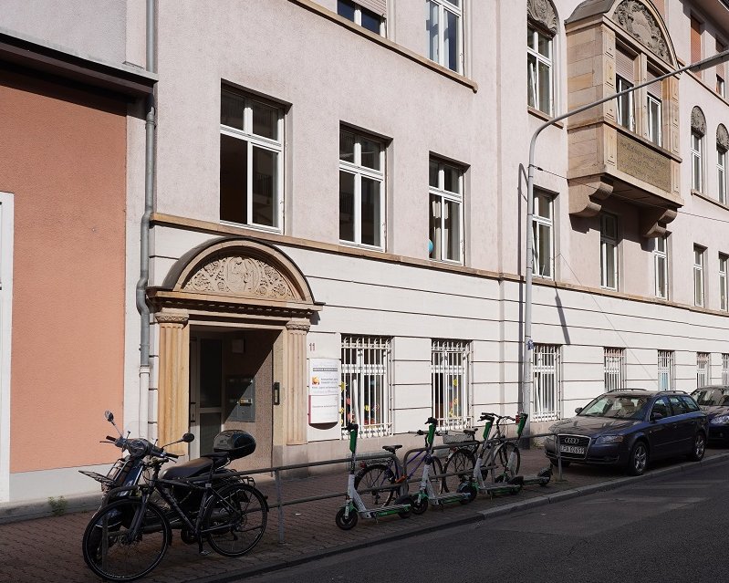 Außenansicht der Beratungsstelle im Gallus. Der barrierefreie Zugang ist möglich.