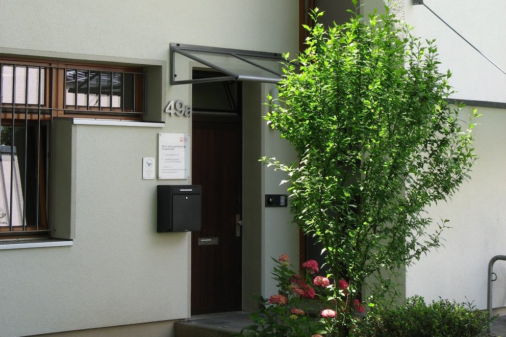 Außenansicht der Beratungsstelle in der Nordweststadt. Der barrierefreie Zugang ist möglich.