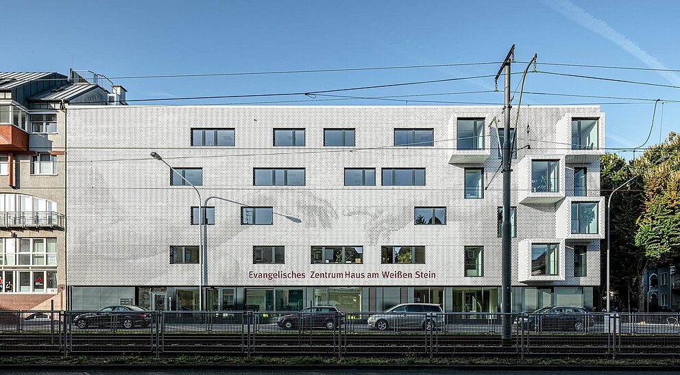 Außenansicht der Beratungsstelle in Eschersheim. Der barrierefreie Zugang ist möglich.