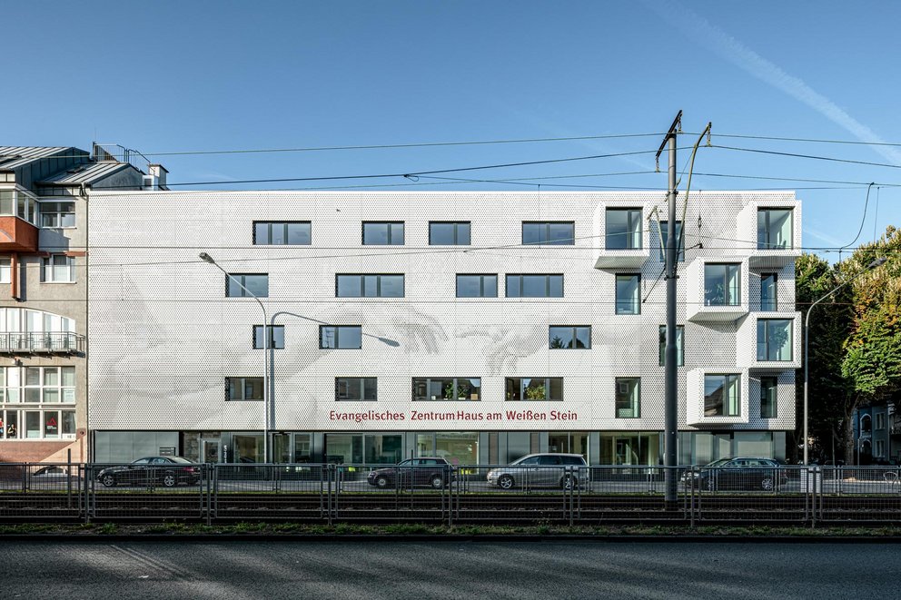 Außenansicht der Beratungsstelle in Eschersheim. Der barrierefreie Zugang ist möglich.