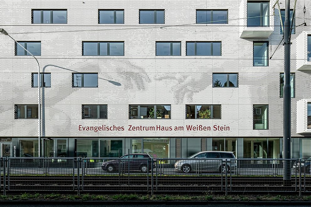 Außenansicht der Beratungsstelle in Eschersheim. Der barrierefreie Zugang ist möglich.