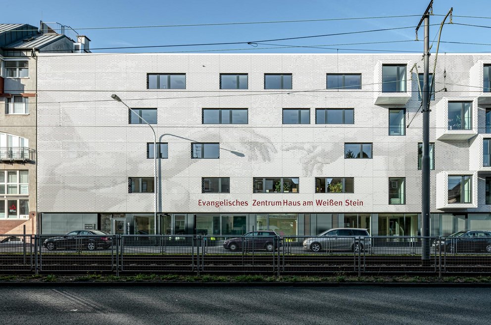 Außenansicht der Beratungsstelle in Eschersheim. Der barrierefreie Zugang ist möglich.